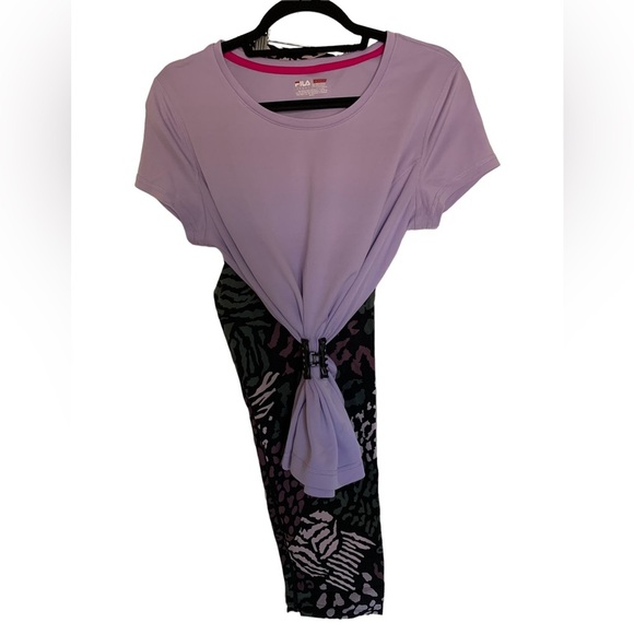 FILA Periwinkle workout shirt. size XL. Stretchy and lightweight! - Picture 3 of 5